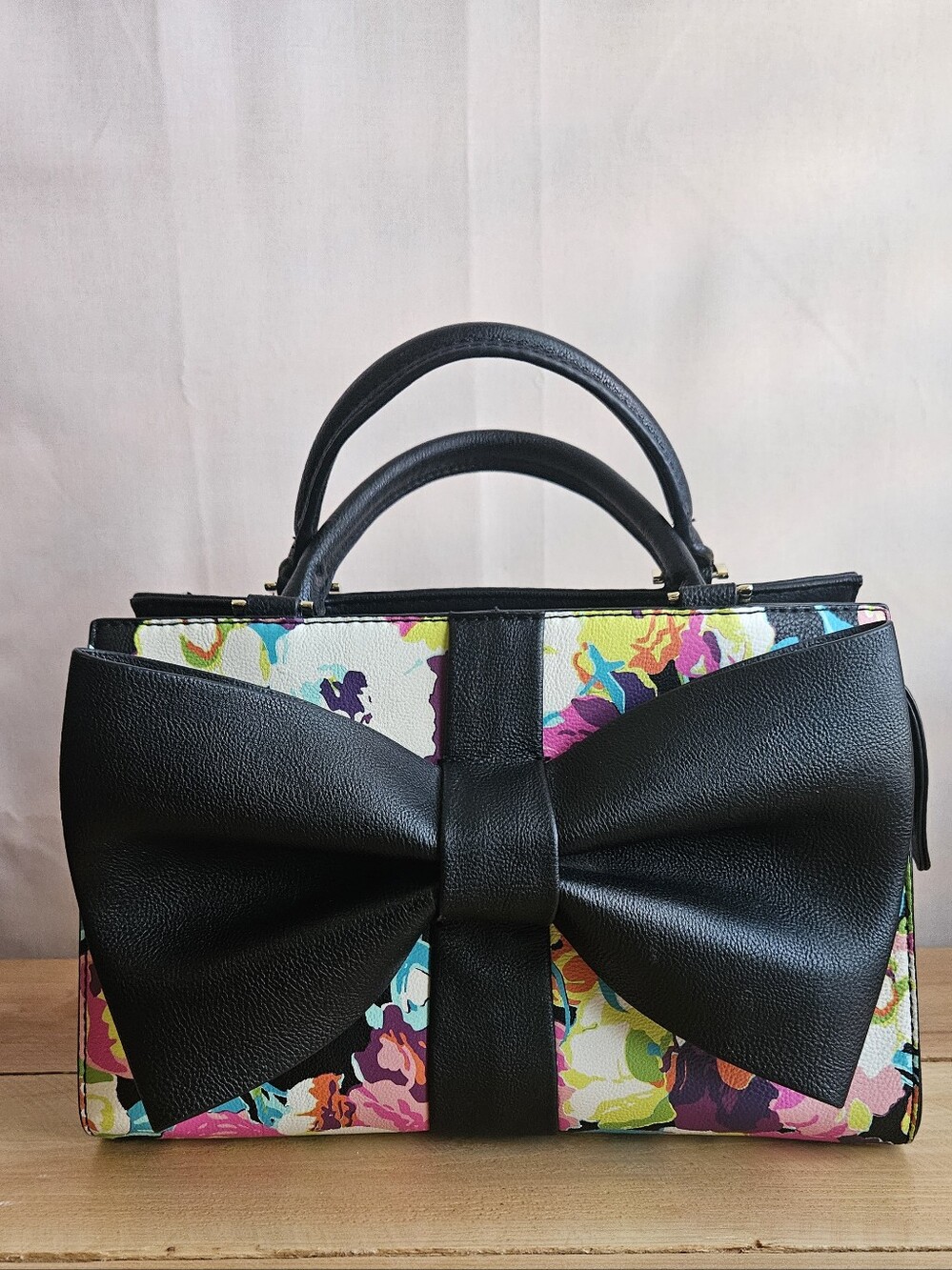 Betsey Johnson, Floral Big Bow Satchel Handbag, detachable Crossbody strap.